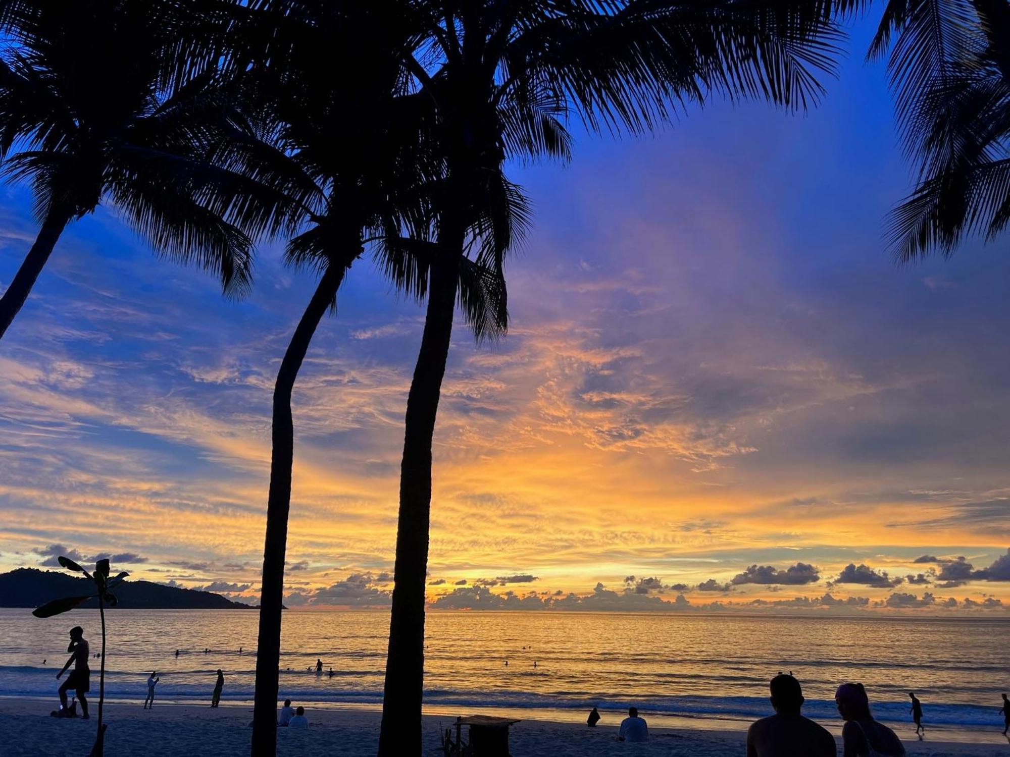 Private Modern Apartments By Patong Vacation Rentals Located In The Heart Of Patong, Walking Distance To The Beach, Kitchen, Private Bathroom, Seating Area, 65" Smart Tv With Free Wifi Exterior foto